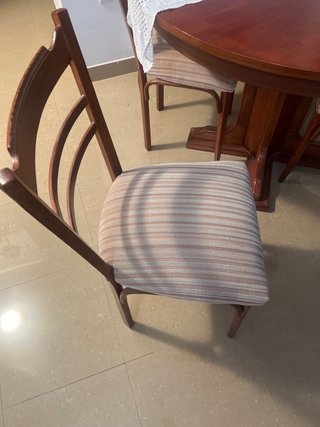 Mesa y 4 Sillas Madera Maciza