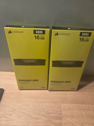 2x Corsair Vengeance DDR5 16GB RAM