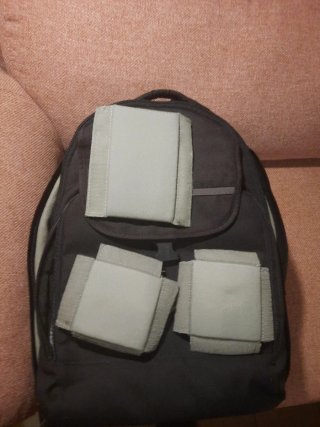 Mochila con compartimentos ajustables