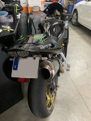 Yamaha YZF R6 Negra y Dorada