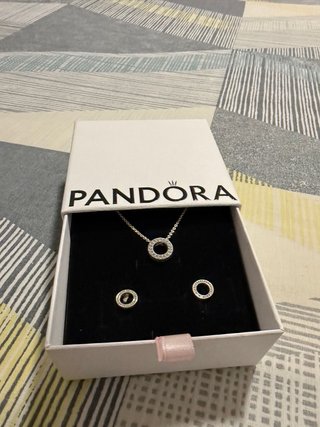 Conjunto Pandora de Collar y Pendientes