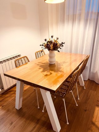 Mesa comedor y 4 sillas