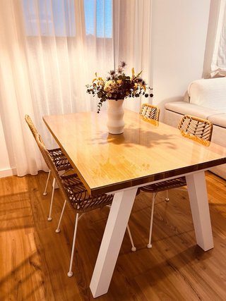 Mesa comedor y 4 sillas