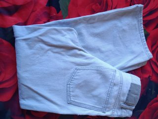Pantalón vaquero campana desgastado