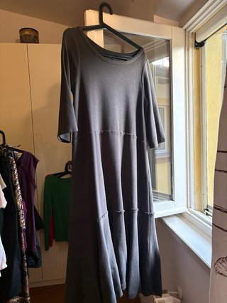 Abito Lurdes Bergada grigio/fango midi
