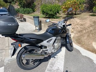 Honda CBF 250 Naked Negra