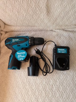 Taladro Atornillador Makita 12V con Maletín