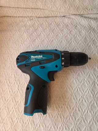 Taladro Atornillador Makita 12V con Maletín