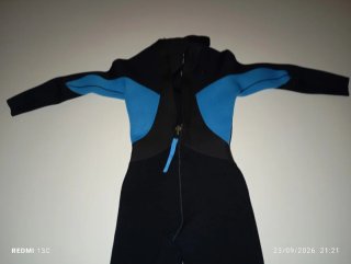 Traje de Neopreno Negro y Azul