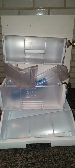 Cajones y estanterías nevera teka