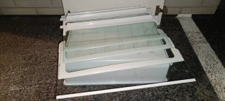 Cajones y estanterías nevera teka