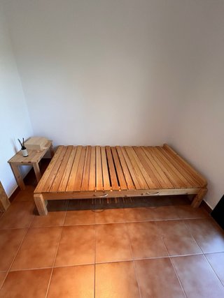 Cama extensible de madera
