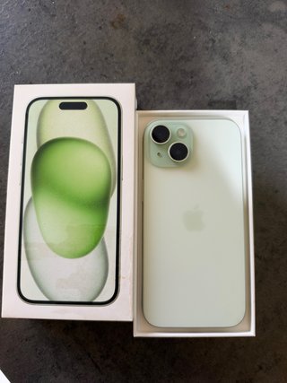 iPhone 15 Verde