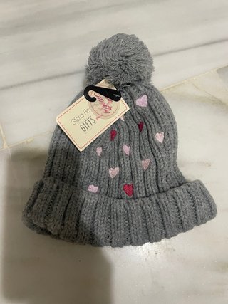 Gorro de Lana Gris con Corazones