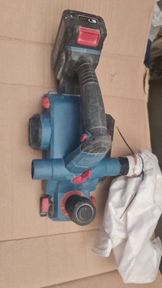 Cepillo Eléctrico Erbauer 18V con Batería