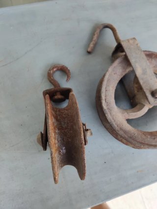 Poleas Antiguas de Hierro