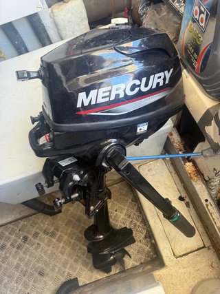 Neumática Quicksilver 2,8m + Motor Mercury 3,5hp
