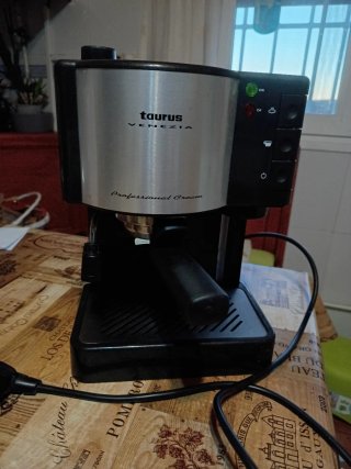 Cafetera Taurus Venezia Professional Cream
