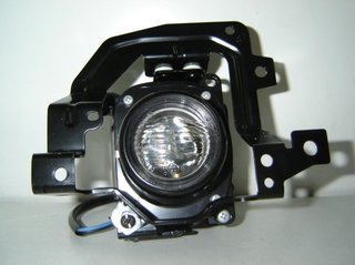 Faro Antiniebla Derecho para Mitsubishi LANCER 2004