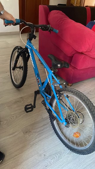 Bicicleta infantil B'TWINX azul