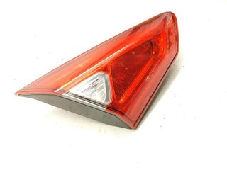 Nissan 22830586 piloto trasero pulsar fastback c13