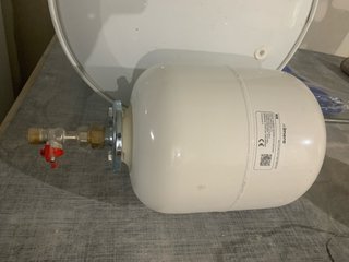 Vaso de expansión vertical IMERA M8 (8 Litros)