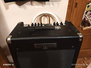 Amplificador Behringer Ultra-Tube Guitarra/Bajo