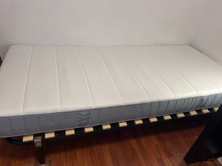 Somier de madera y metal y colchon