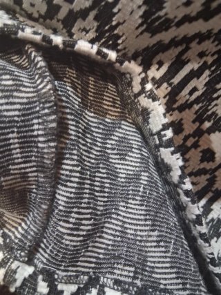 Falda con estampado geométrico