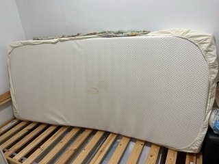 Estructura cama 90x200 + somier + colchón