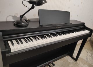 Piano Digital Yamaha Negro