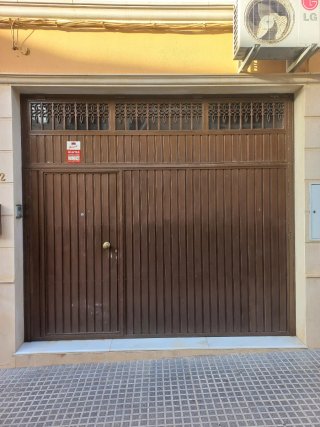 Puerta de garaje metálica