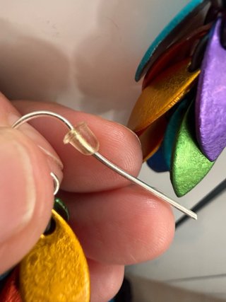 Pendientes largos multicolor de aluminio