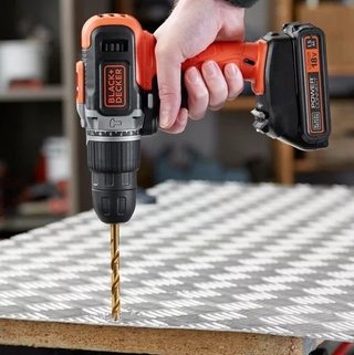 TALADRO PERCUTOR 18v BLACK + DECKER