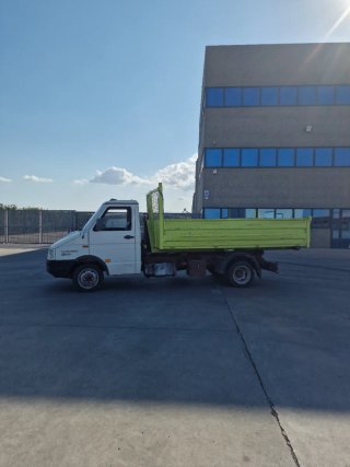 Se realiza portes con camion volquete