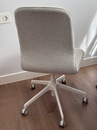 Silla de escritorio beige