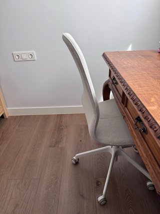 Silla de escritorio beige