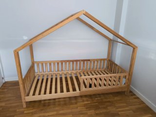 Cama casita Montessori madera