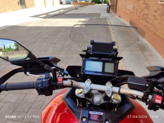 Yamaha Tracer 900 con maletas y extras