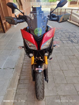 Yamaha Tracer 900 con maletas y extras