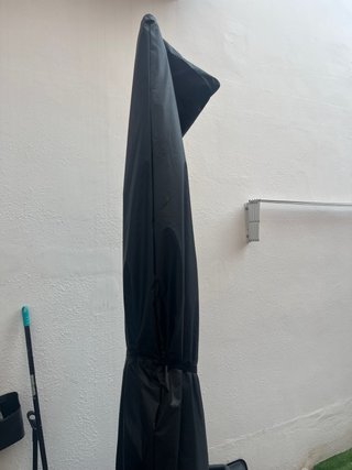 Toldo Excéntrico Beige con Base y funda protectora