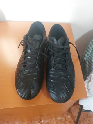 Zapatillas de fútbol con tacos negras