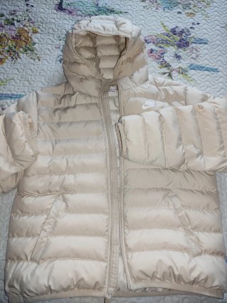Cazadora Nike Beige.