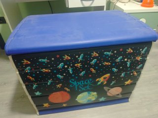 Baúl infantil espacial de plástico