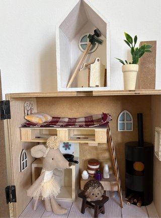 Casa de Muñecas de Madera  para ratones Maileg
