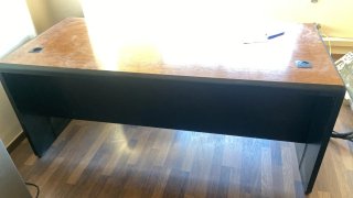 Mesa de oficina con cajonera