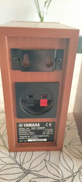 Altavoces Yamaha NX-430P Marrones