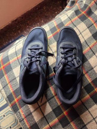 Zapatillas de fútbol azul marino. Nuevas
