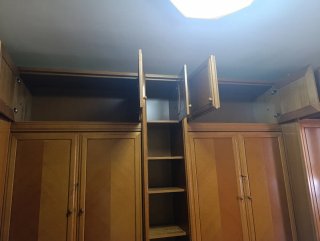 Mueble con camas abatibles y armarios