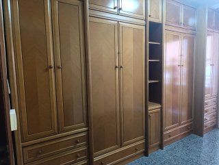 Mueble con camas abatibles y armarios